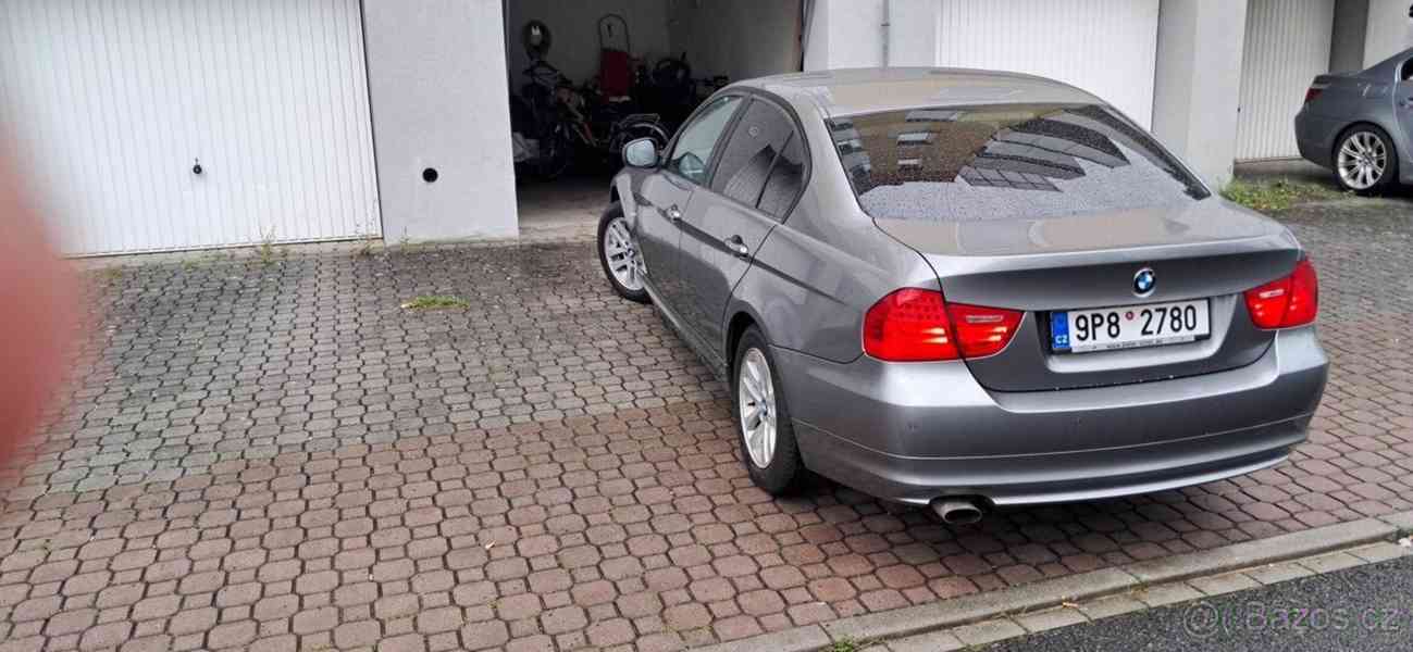 BMW Řada 3 1,8   318i limusina benzin 105 - foto 16