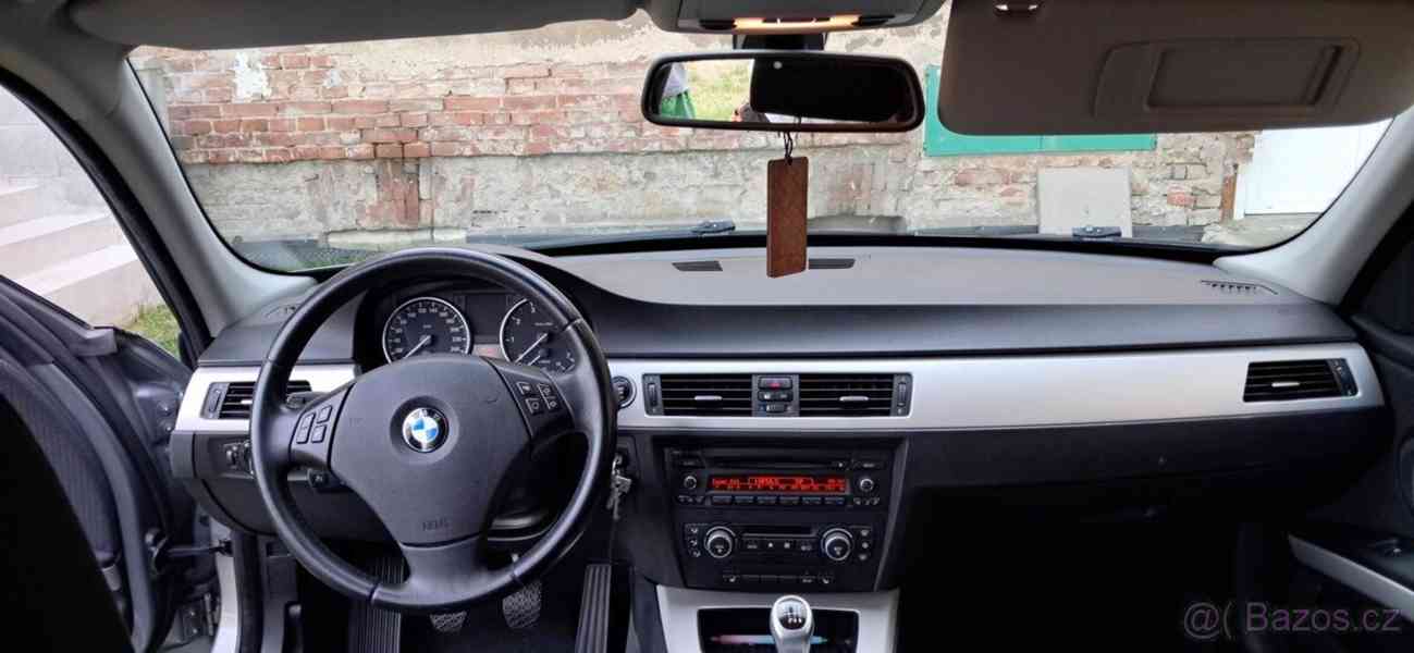 BMW Řada 3 1,8   318i limusina benzin 105 - foto 11
