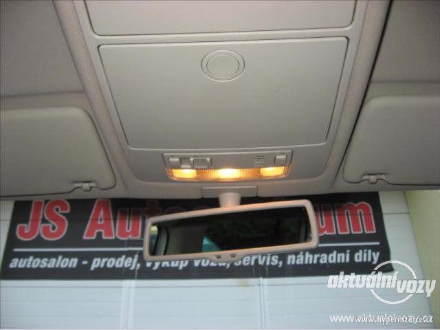 Volkswagen Touran 1.4, benzín, automat, rok 2007, navigace - foto 4