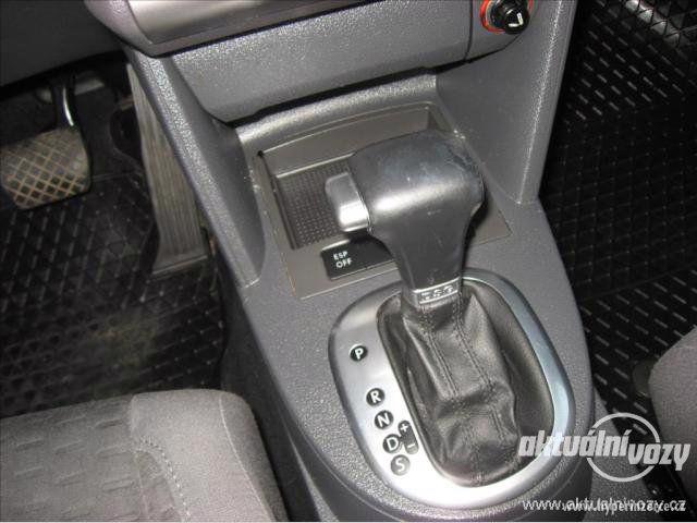 Volkswagen Touran 1.4, benzín, automat, rok 2007, navigace - foto 17