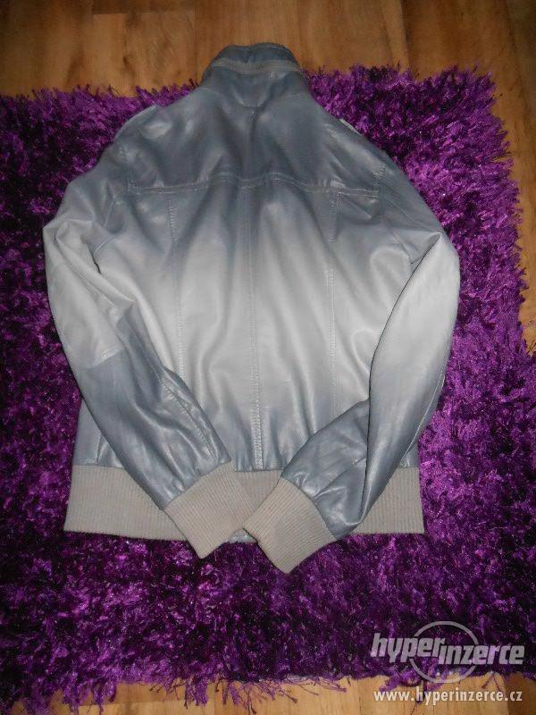 Dámská šedá koženková bunda - foto 2