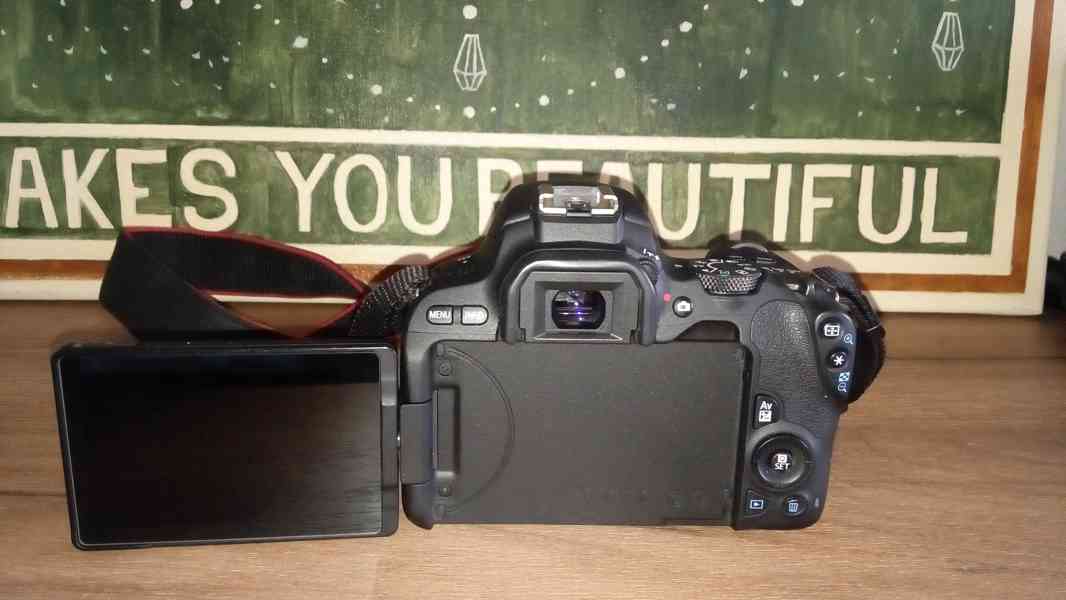 Canon EOS 200D - foto 2