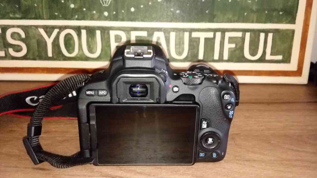 Canon EOS 200D - foto 6