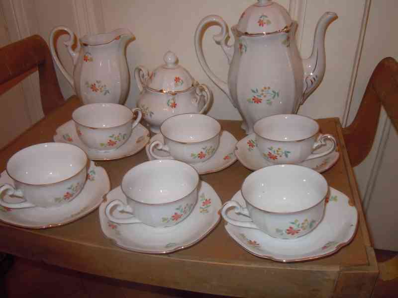 Starožitný porcelánový čajový servis z Dubí