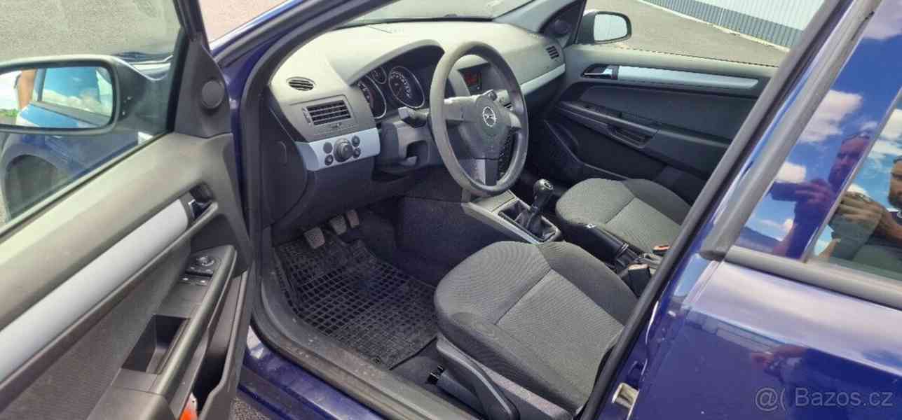 Opel Astra 1,6   i 16V - foto 8