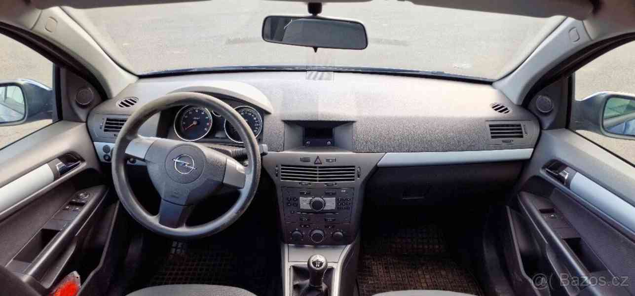 Opel Astra 1,6   i 16V - foto 6