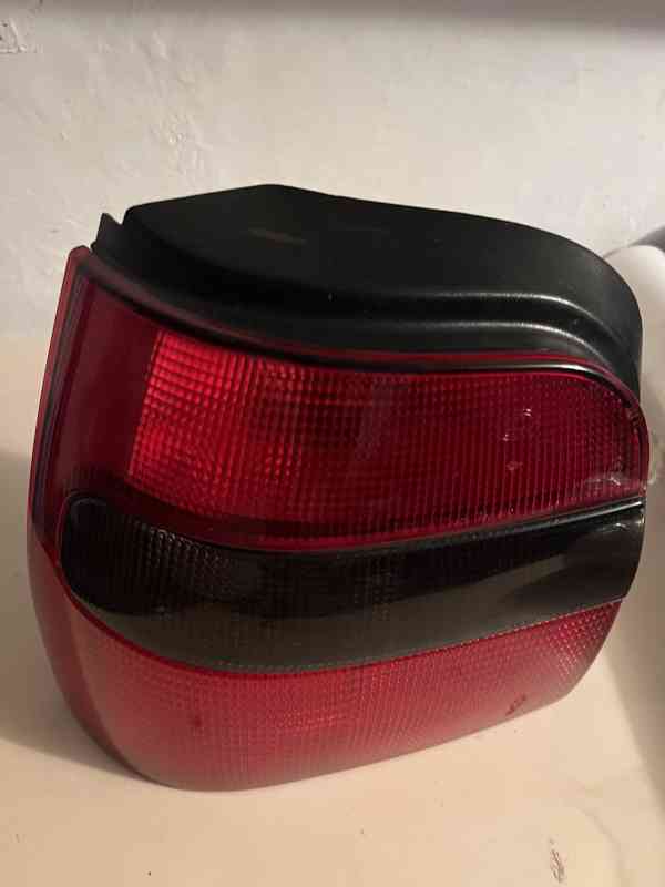 Zadní světla na ŠKODA FELICIA - foto 2