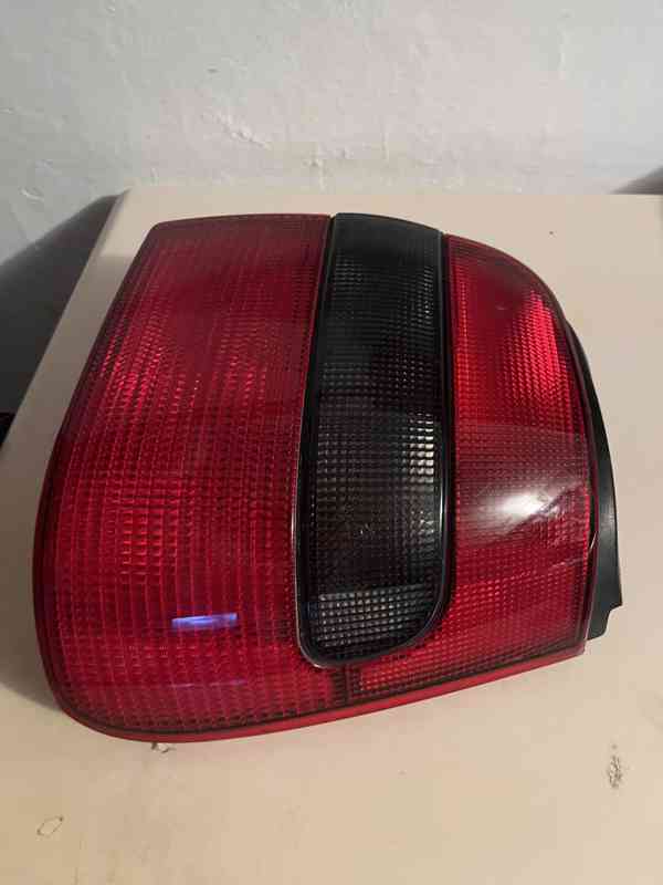 Zadní světla na ŠKODA FELICIA - foto 5