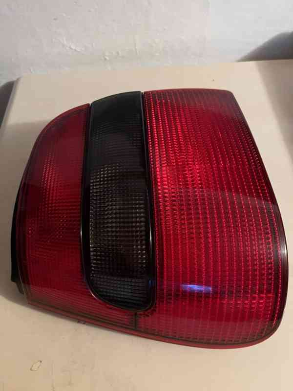 Zadní světla na ŠKODA FELICIA - foto 4