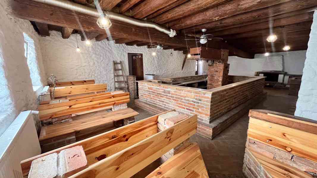 Obchodní prostory k pronájmu v centru Znojma - foto 4