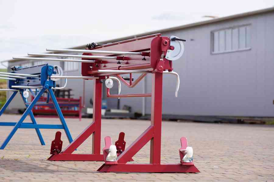 Ruční Mobilní ohýbačka plechu ZGR 2140/0,8/145° s kolečkami - foto 3