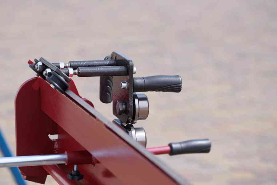 Ruční Mobilní ohýbačka plechu ZGR 2140/0,8/145° s kolečkami - foto 4