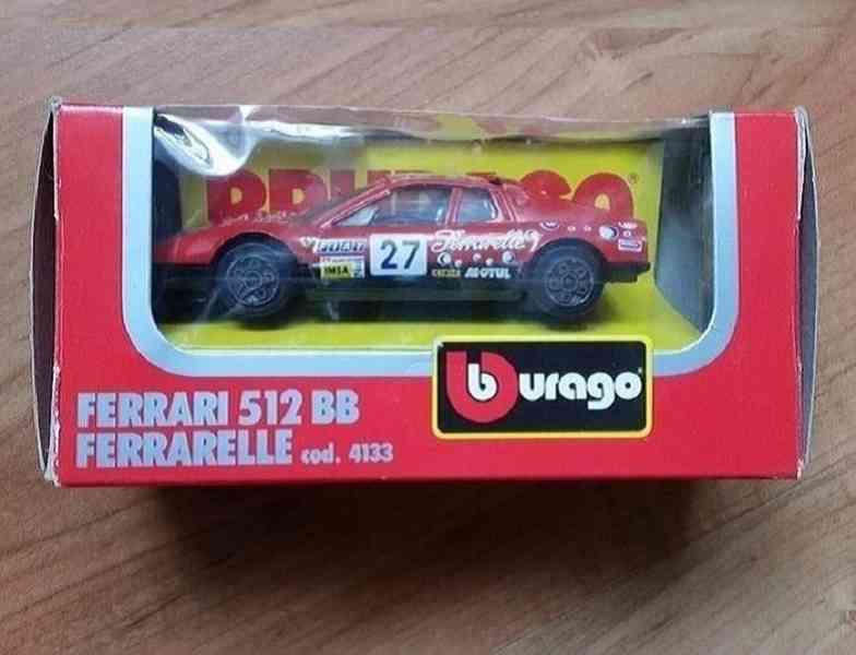 Hnědý bakelit,Matchbox a Burago auta,obrňák Igra,plec.vláčky - foto 6