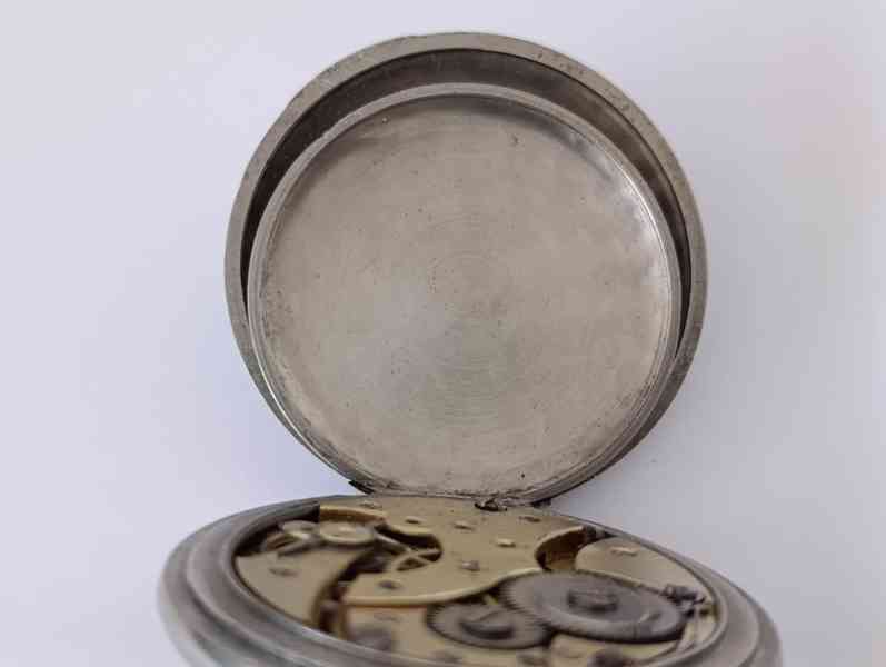 Kapesní německé hodinky JUNGHANS eroticky motiv - foto 6