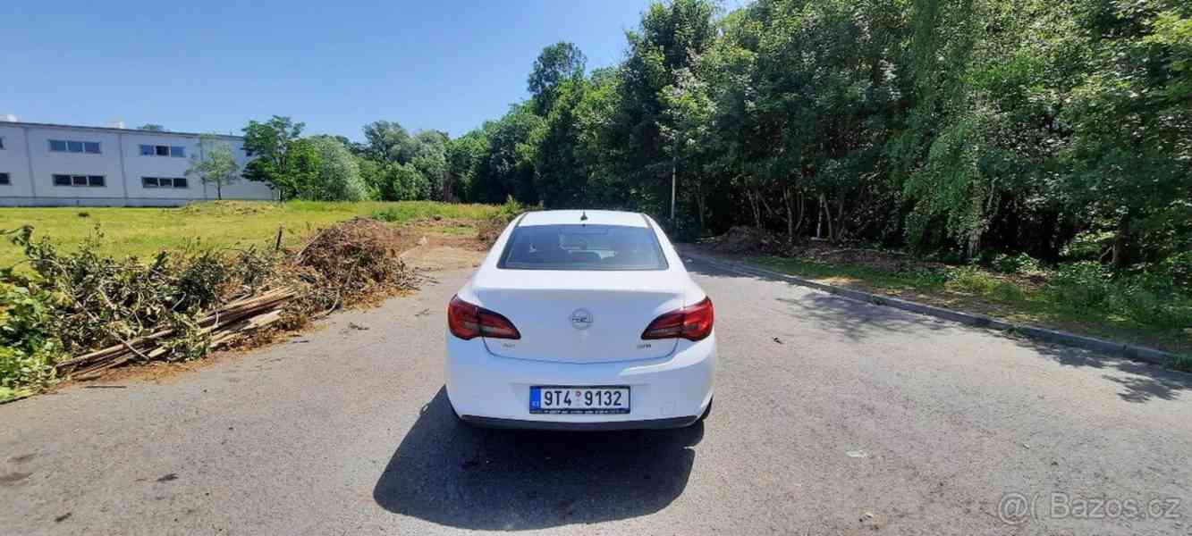 Opel Astra CDTi	 - foto 2