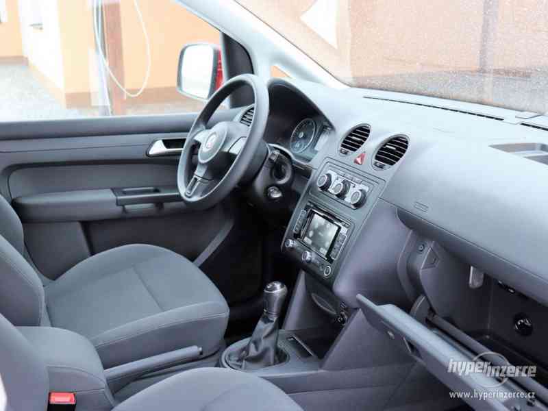 VW Caddy Maxi Trendline BlueMotion 1,6 TDI 75kw - foto 17