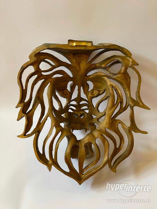 Hlava lva - nástěnná řezaná designová dekorace - foto 4