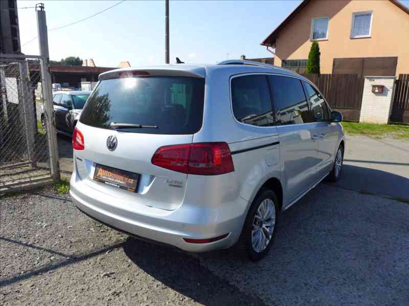 Volkswagen Sharan 2,0 TDI HLINE KŮŽE NAVI 7MÍST - foto 3