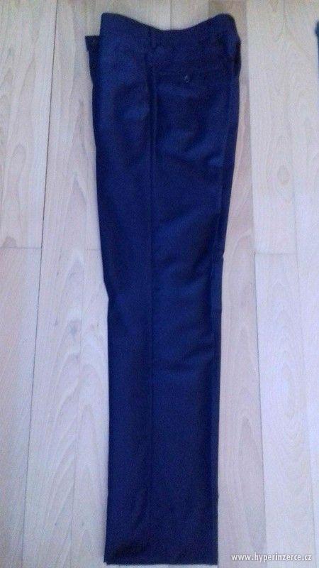 Pánský, tmavě modrý oblek (slim fit) - foto 4