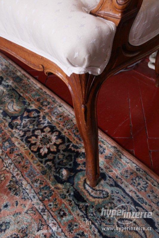 Rokoková sofa Ludvík XV. Dub - foto 5