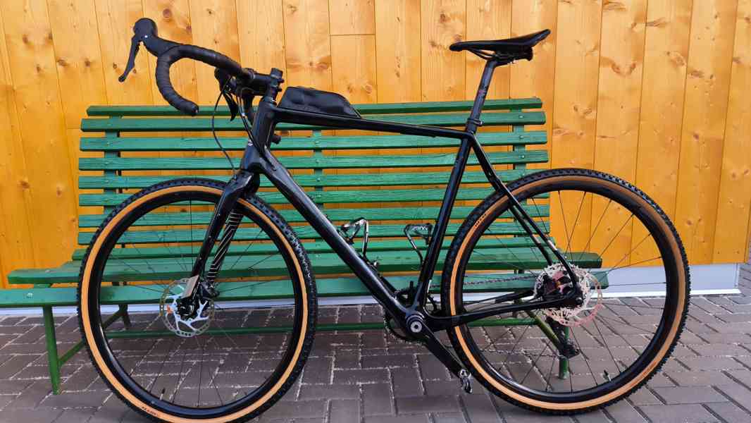 Gravel Fuji JARI CARBON 1.3, XL model 2021, černý mat - foto 1