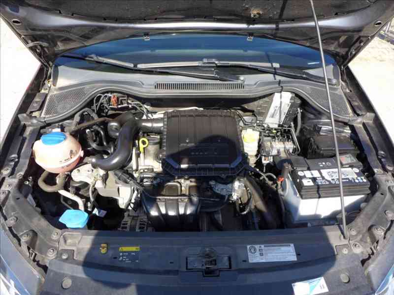 Volkswagen Polo 1,0 MPI HIGHLINE, 1.MAJITEL - foto 20