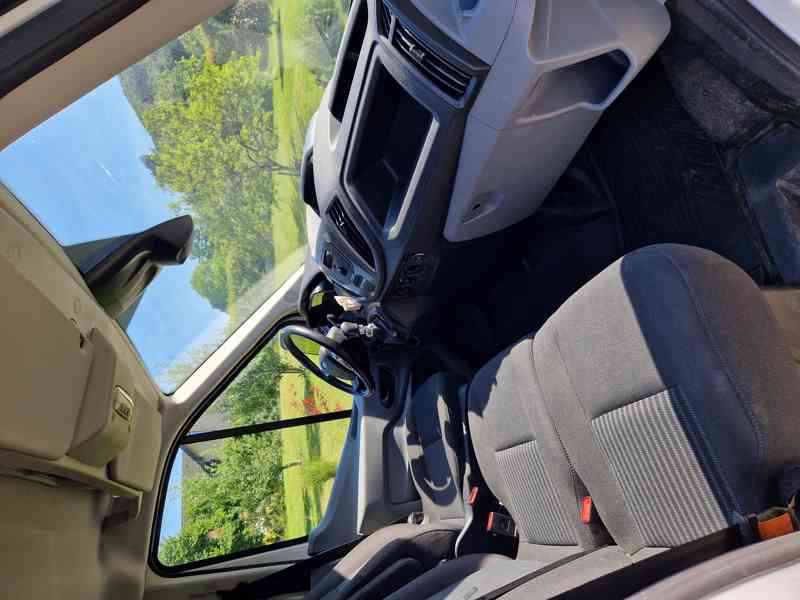 FORD TRANZIT, 04/2019, SERVISOVÁNO, STK DO 07/2028 - foto 4