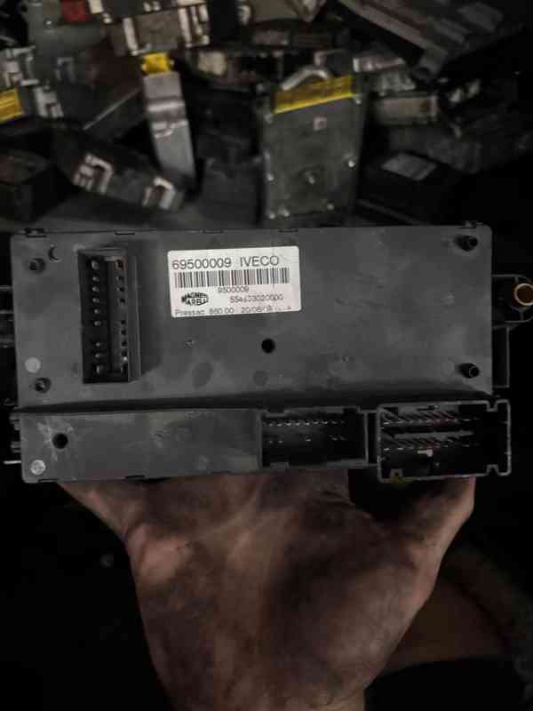 MERCEDES MODULY W221/GL-ML164/W212/W251 INFO V TEXTU - foto 87