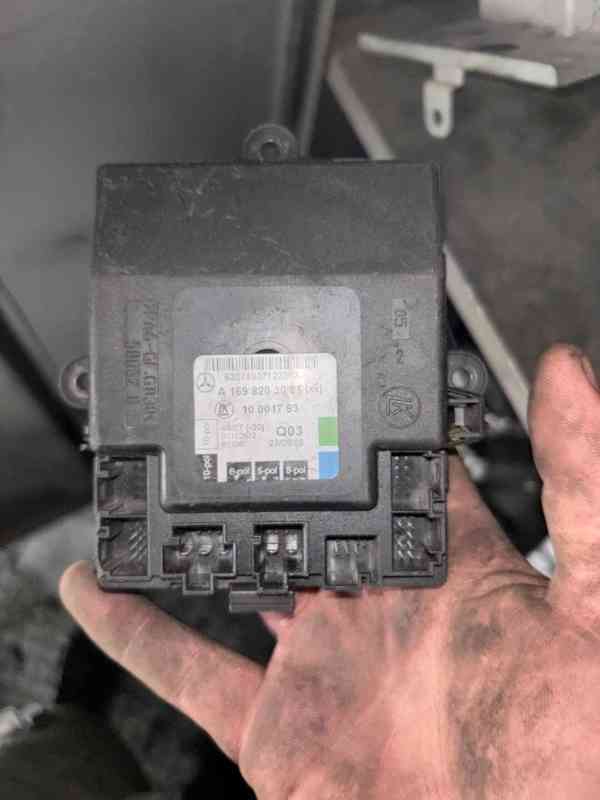 MERCEDES MODULY W221/GL-ML164/W212/W251 INFO V TEXTU - foto 33
