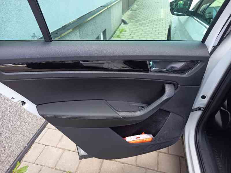 ŠKODA Kodiaq 2,0TDI Laurin a Klement 4X4 1 maj DPH - foto 19
