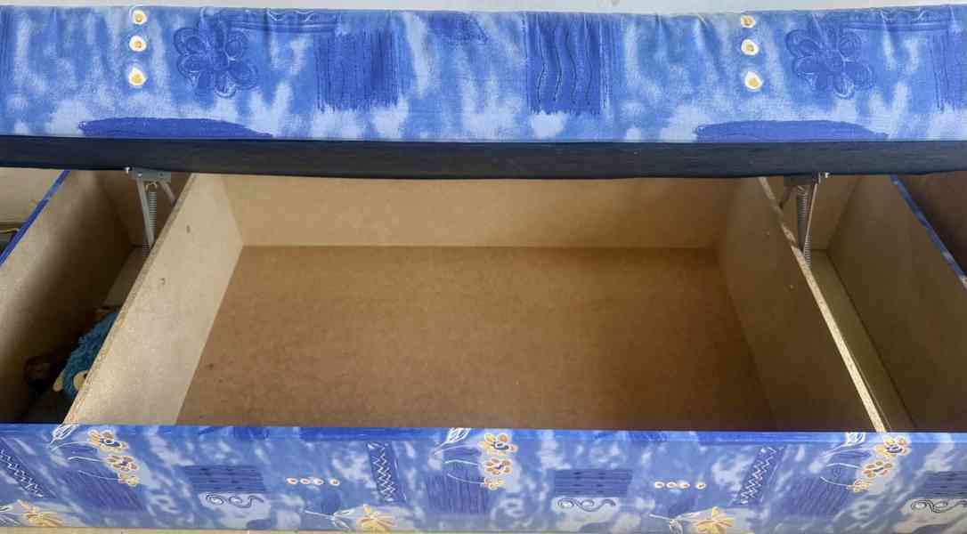 Postel s úložným prostorem - foto 6