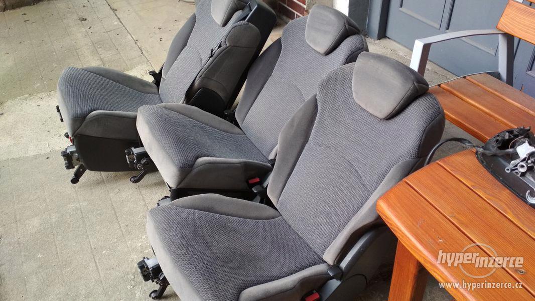 sedadla peugeot 807 - foto 2