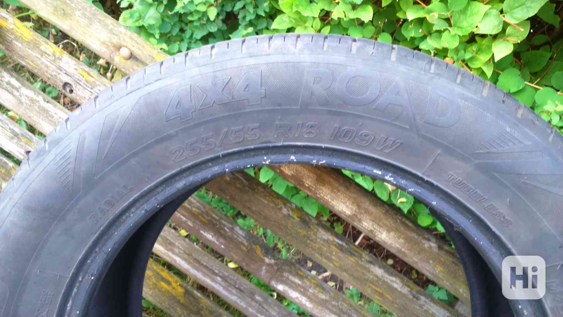 Prodám letní pneu 255/55 R18 - foto 1