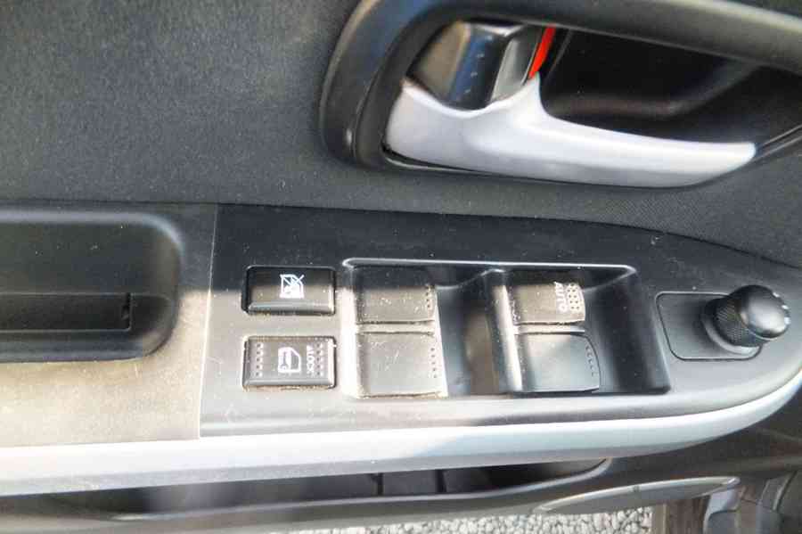 Suzuki Grand Vitara 2.4i Comfort Aut. benzín 124kw - foto 14