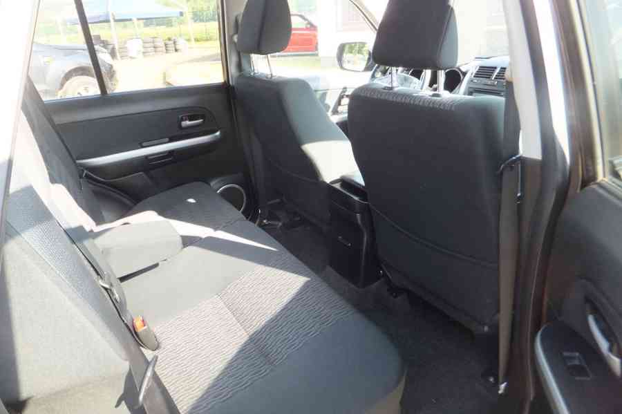 Suzuki Grand Vitara 2.4i Comfort Aut. benzín 124kw - foto 13