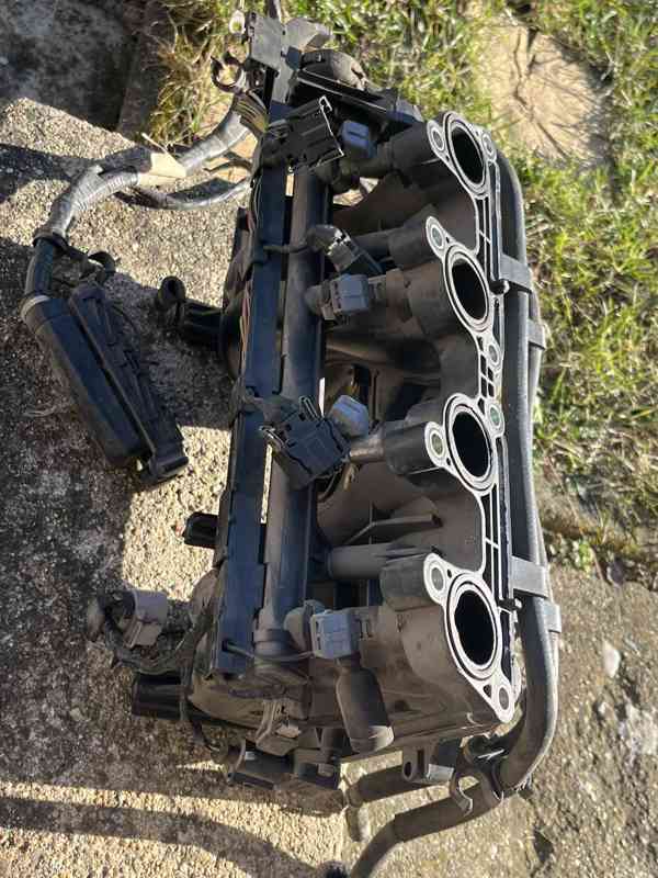 FELICIA 1.6 sací potrubí 032129711G AEE - foto 3