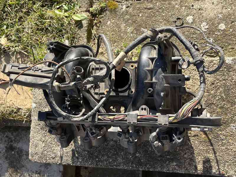 FELICIA 1.6 sací potrubí 032129711G AEE - foto 5