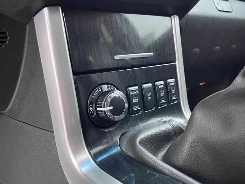 Nissan Pathfinder 2.5 dCi LE 140kw - foto 9