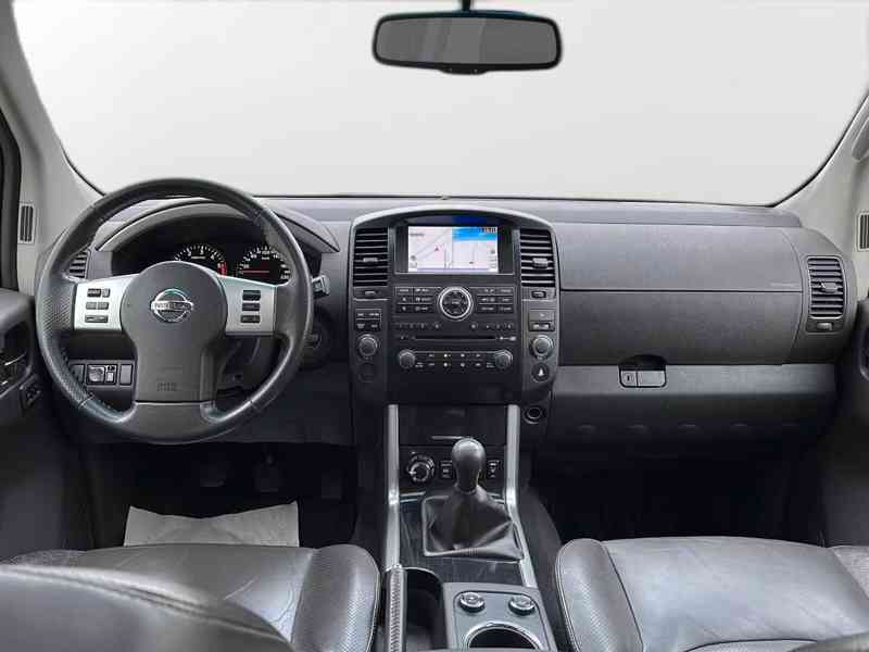 Nissan Pathfinder 2.5 dCi LE 140kw - foto 6
