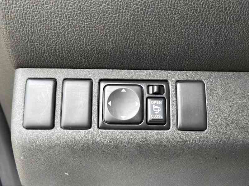 Nissan Pathfinder 2.5 dCi LE 140kw - foto 8