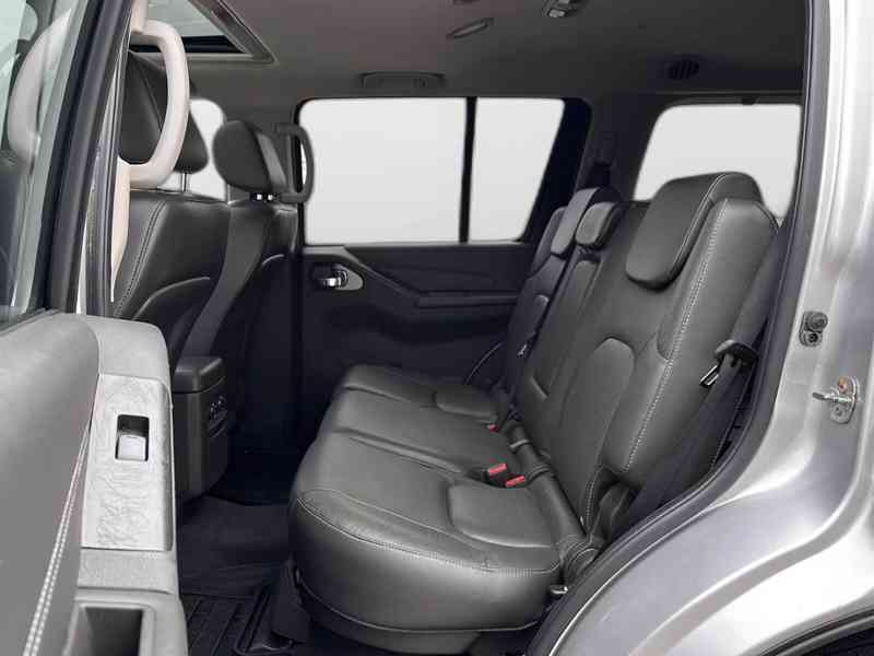Nissan Pathfinder 2.5 dCi LE 140kw - foto 7