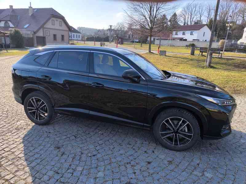 MG HS 1.5T AT EXCLUSIVE | MAX. VÝBAVA | 7 LET ZÁRUKA | KŮŽE - foto 2