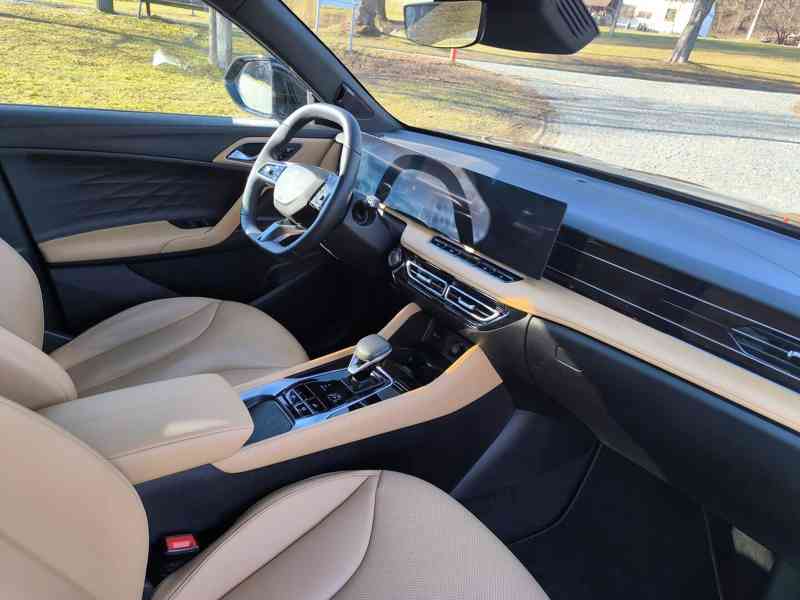 MG HS 1.5T AT EXCLUSIVE | MAX. VÝBAVA | 7 LET ZÁRUKA | KŮŽE - foto 6