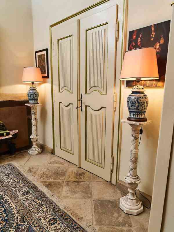Párové sloupy / podstavce z bílého mramoru  - foto 2