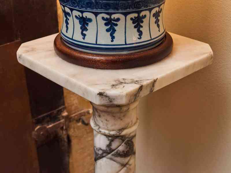 Párové sloupy / podstavce z bílého mramoru  - foto 10