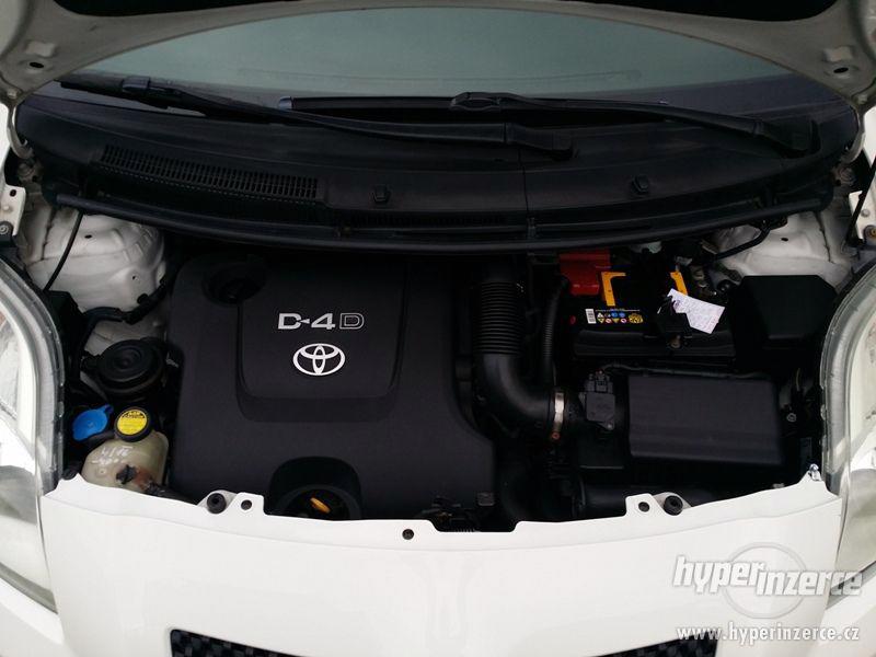 Toyota Yaris II 1.4 D-4D - foto 4