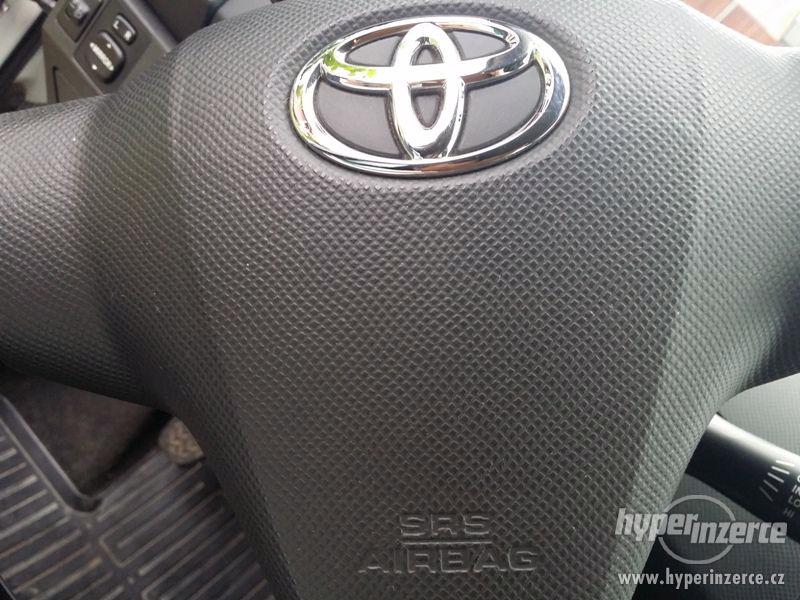 Toyota Yaris II 1.4 D-4D - foto 21