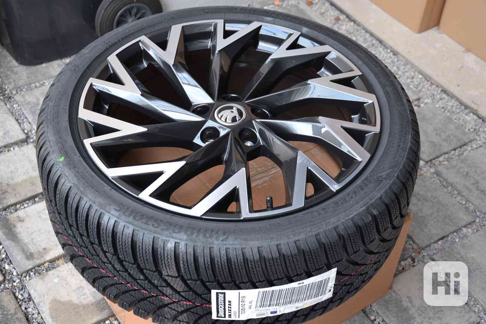 NOVÁ zimní Alu sada Škoda Superb III, IV 235/40 R19 Bridg. - foto 1