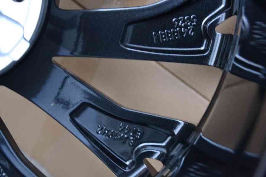 NOVÁ zimní Alu sada Škoda Superb III, IV 235/40 R19 Bridg. - foto 12