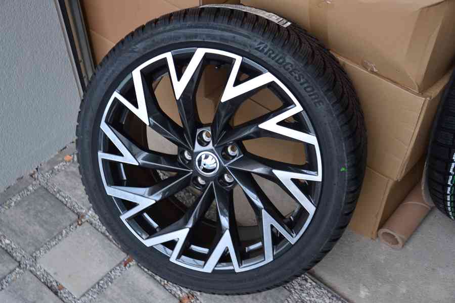 NOVÁ zimní Alu sada Škoda Superb III, IV 235/40 R19 Bridg. - foto 3